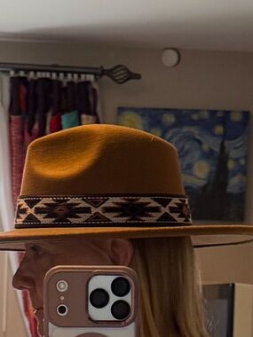 Men's Tan Wool Fedora with Patterned Band